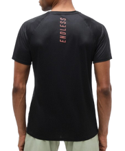 Cargar imagen en el visor de la galería, CAMISETA ENDLESS FEISTY HEXAGONAL TITANIUM NEGRA