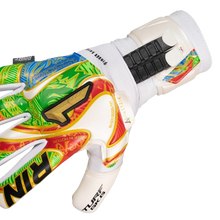 Carregar imatge al visor de la galeria,GUANTES RINAT ASIMETRIK TURF