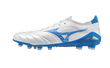 Cargar imagen en el visor de la galería, BOTAS MIZUNO MORELIA NEO 4 BETA ELITE FG