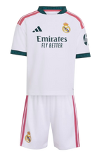 Charger l'image dans la galerie, MINI CONJUNTO 1A EQUIPACIÓN REAL MADRID 2026/27