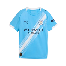 Cargar imagen en el visor de la galería, CAMISETA 1A EQUIPACION MANCHESTER CITY 2025/26 JR