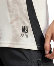 Cargar imagen en el visor de la galería, CAMISETA 1A EQUIPACIÓN RED BULL NEW YORK 2025/26