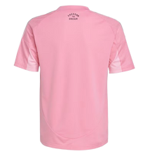 Cargar imagen en el visor de la galería, CAMISETA 1A EQUIPACIÓN INTER MIAMI CF 2025/26 JR