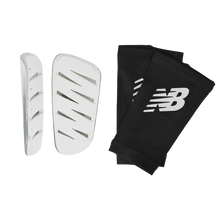 Cargar imagen en el visor de la galería, ESPINILLERAS NEW BALANCE FURON PRO SLIP