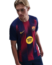Cargar imagen en el visor de la galería, CAMISETA 1A EQUIPACIÓN FC BARCELONA 2025/26