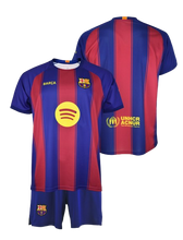 Cargar imagen en el visor de la galería, CONJUNTO 1ª EQUIPACIÓN BARÇA 2025/26 JR