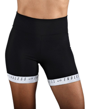 Charger l'image dans la galerie, SHORT ENDLESS CHILL II - Squaddra