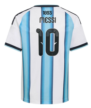 Charger l'image dans la galerie, CAMISETA 1ª EQUIPACIÓN ARGENTINA MUNDIAL 2026 JR LEO MESSI - Squaddra
