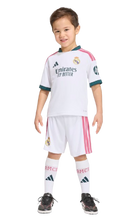 Charger l'image dans la galerie, MINI CONJUNTO 1A EQUIPACIÓN REAL MADRID 2026/27
