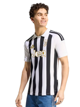 Carregar imatge al visor de la galeria,CAMISETA 1A EQUIPACIÓN JUVENTUS 2026/27
