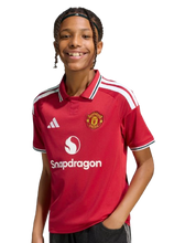 Load image into Gallery viewer, CAMISETA 1A EQUIPACIÓN MANCHESTER UNITED 2026/27 JR
