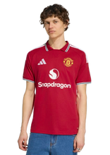 Cargar imagen en el visor de la galería, CAMISETA 1A EQUIPACIÓN MANCHESTER UNITED 2026/27
