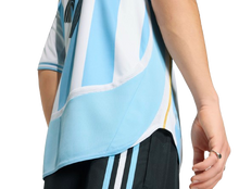 Load image into Gallery viewer, CAMISETA 1ª EQUIPACIÓN ARGENTINA 2006 MESSI EDICIÓN "RETRO"
