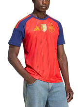 Cargar imagen en el visor de la galería, CAMISETA 1ª EQUIPACIÓN ESPAÑA DOS ESTRELLAS+PARCHE CAMPEÓN DEL MUNDO
