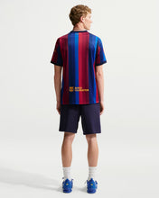 Cargar imagen en el visor de la galería, CAMISETA 1A EQUIPACIÓN FC BARCELONA 2026/27
