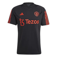 Charger l&#39;image dans la galerie, CAMISETA ENTRENAMIENTO MANCHESTER UNITED TIRO 2023/24
