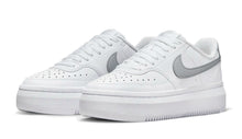 Cargar imagen en el visor de la galería, Nike court w
