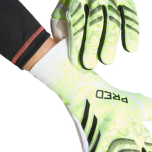 Cargar imagen en el visor de la galería, GUANTES DE PORTERO PREDATOR PRO
