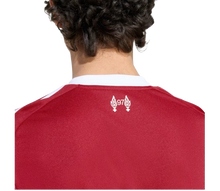 Charger l&#39;image dans la galerie, CAMISETA 1A EQUIPACIÓN LIVERPOOL FC 2025/26
