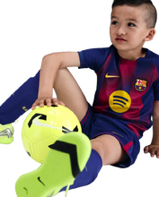 Cargar imagen en el visor de la galería, CONJUNTO 1A EQUIPACIÓN FC BARCELONA 2025/26 JR
