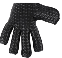 Cargar imagen en el visor de la galería, GUANTES DE PORTERO HO SOCCER KROATALUS II NG HARDGROUND BLACK FURIOUS.
