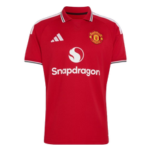 Cargar imagen en el visor de la galería, CAMISETA 1A EQUIPACIÓN MAN UNITED 2026/27 - Squaddra
