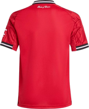 Charger l&#39;image dans la galerie, CAMISETA 1A EQUIPACIÓN MANCHESTER UNITED JR 2025/26

