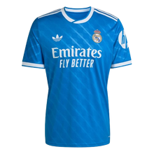 Cargar imagen en el visor de la galería, CAMISETA 3A EQUIPACIÓN DEL REAL MADRID 2025/26
