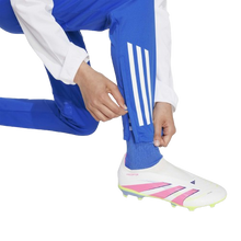 Charger l&#39;image dans la galerie, PANTALONES DE ENTRENAMIENTO LARGOS DEL REAL MADRID 2025/26
