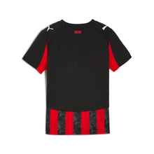 Charger l&#39;image dans la galerie, CAMISETA 1A EQUIPACIÓN AC MILAN 2025/26 JR
