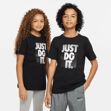 Cargar imagen en el visor de la galería, Camiseta Nike Unisex JR
