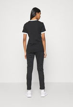 Cargar imagen en el visor de la galería, CAMISETA ADIDAS 3 STRIPES TEE WM&#39;N
