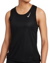 Cargar imagen en el visor de la galería, CAMISETA SIN MANGAS NIKE DRI-FIT RUNING W
