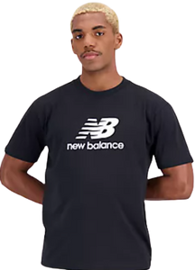 CAMISETA NB ESSENTIALS STACKED LOGO