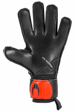 Cargar imagen en el visor de la galería, GUANTES DE PORTERO HO SOCCER ONE FLAT MAZE JR
