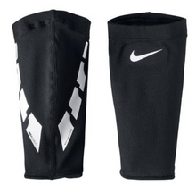 Cargar imagen en el visor de la galería, NIKE GUARD LOCK ELITE - Squaddra
